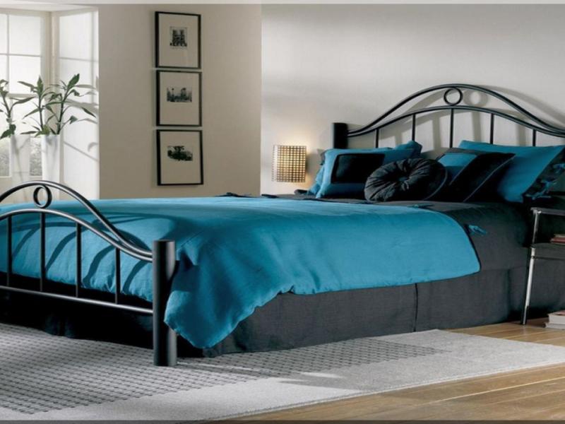 Металлические кровати для спальни